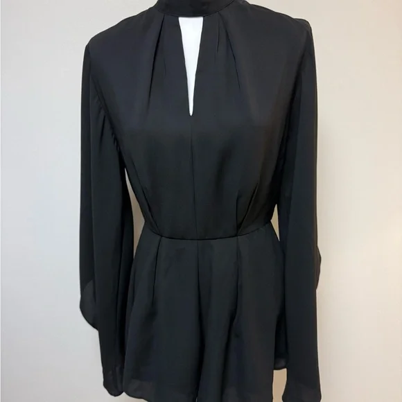 Very J Elegant Black Backless Shorts Romper - Picture 2 of 13